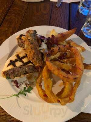 The Red Lion At Charing Heath