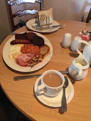 The Chapelhill Inn & Snack Basket Outside Catering