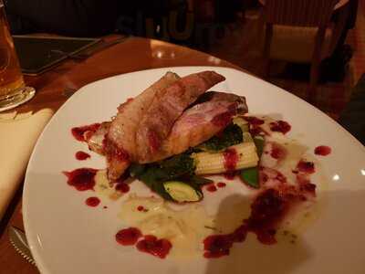 Duck Bay Hotel & Restaurant