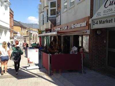 Poppins Restaurant & Cafe - Basingstoke