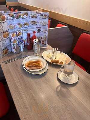 Poppins Restaurant & Cafe - Basingstoke