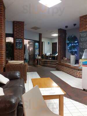 Charlie Harper's - Photo 8