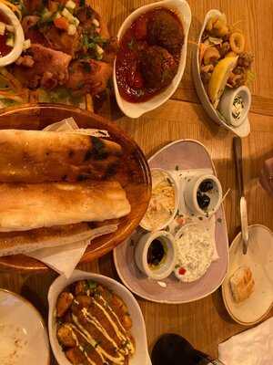 Carisma Tapas & Wine Bar