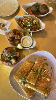 Carisma Tapas & Wine Bar