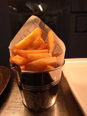 Cronies Restaurant & Bar