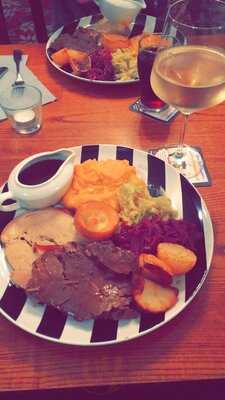 Hare And Hounds Abbey Village