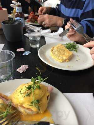 The Cafe At The Glasshouse International Centre For Music