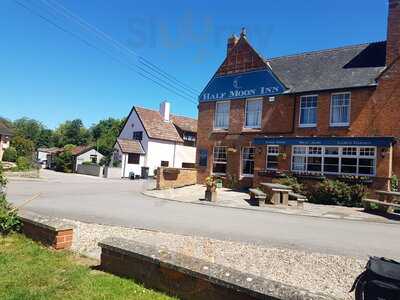 The Half Moon Inn @ Stoke St Mary