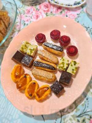 Sally's Cake Emporium