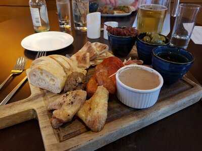 Bridge Restaurant And Bar 1815