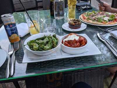 La Casa Vecchia & The Grey Lady