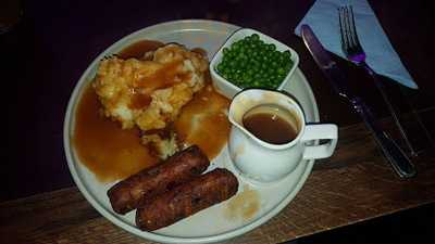 Four Winds Bar & Restaurant