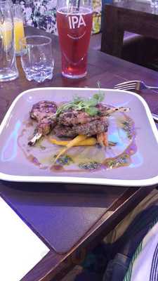 Four Winds Bar & Restaurant