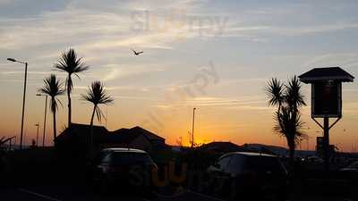 Four Winds Bar & Restaurant