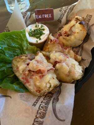 Smith & Western Hotel & Restaurant