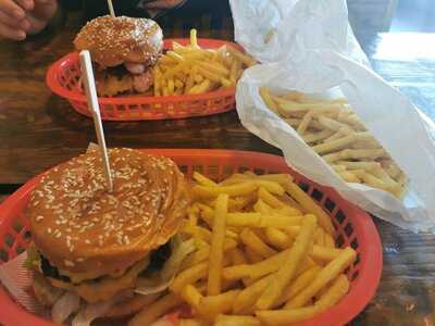 Smoke N Flames Burger House