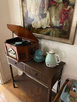 Colonial Beach Bar & Restaurant