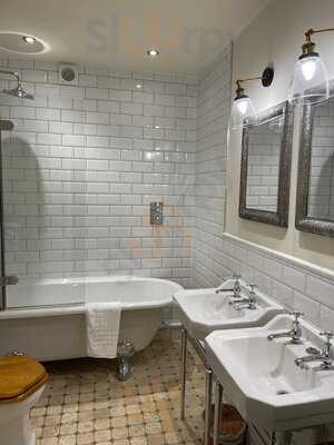 Colonial Beach Bar & Restaurant