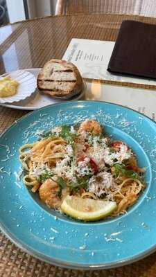 Colonial Beach Bar & Restaurant