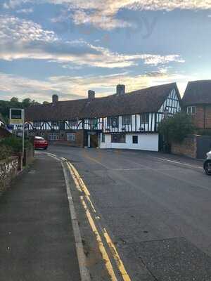 Rivers Edge At The Legacy Rose And Crown