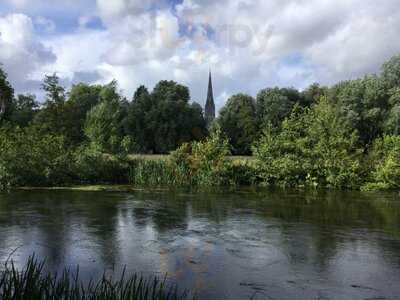 Rivers Edge At The Legacy Rose And Crown