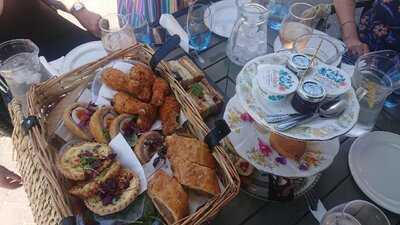 Rivers Edge At The Legacy Rose And Crown