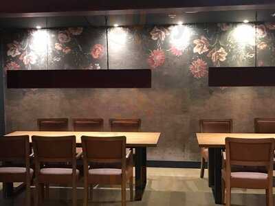 Ephesus Bbq Restaurant & Meze Bar - Photo 8