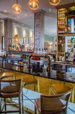 Riverside Bar & Grill