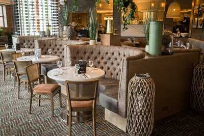 Riverside Bar & Grill