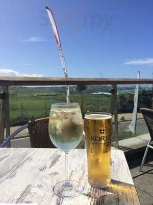 C-view Bar And Restaurant