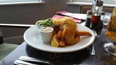 C-view Bar And Restaurant