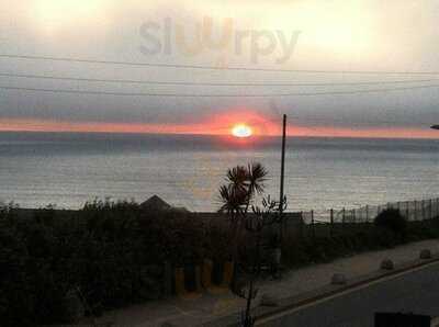 C-view Bar And Restaurant