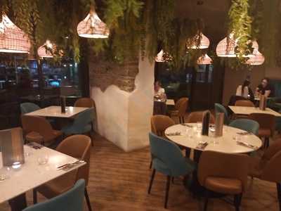 C-view Bar And Restaurant