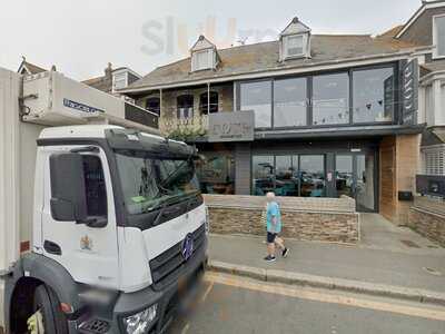 C-view Bar And Restaurant