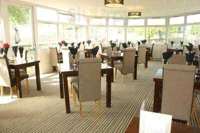 Dows Bar And Restaurant