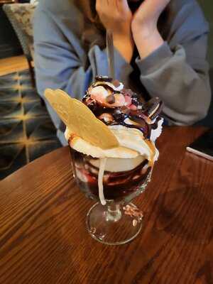 The Woolpack Shawbirch