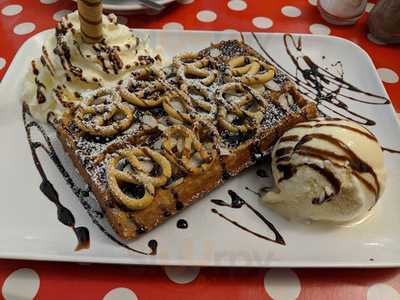 Zizzy Pancake Shop & American Diner