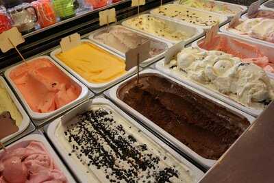 Massa's Dessert-cafe-bar