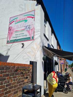 Massa's Dessert-cafe-bar