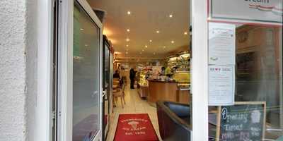 Massa's Dessert-cafe-bar