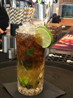 Ocean Bleu Bar & Lounge