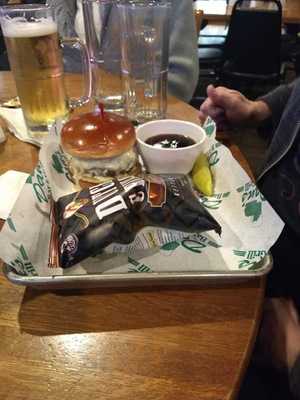 Dan's Bar And Restaurant