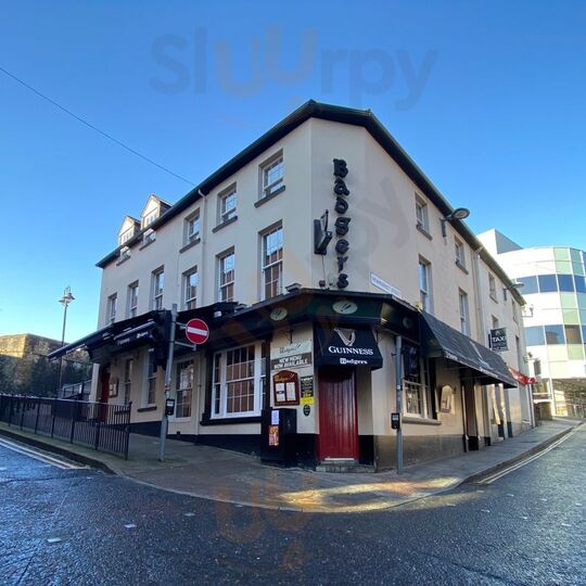 Dan's Bar And Restaurant