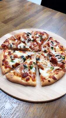 Tasty Chicken And Pizza