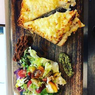 Le Marseillais Place Des Artistes