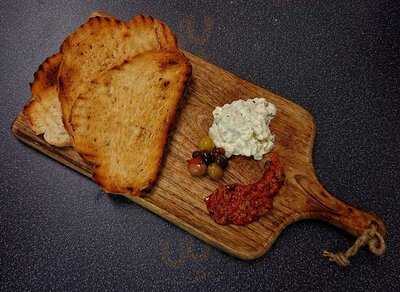 Le Marseillais Place Des Artistes