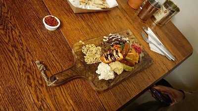 Le Marseillais Place Des Artistes