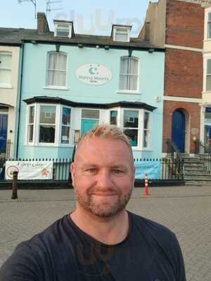 Nanna Moon's Cafe Bar