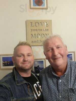 Nanna Moon's Cafe Bar