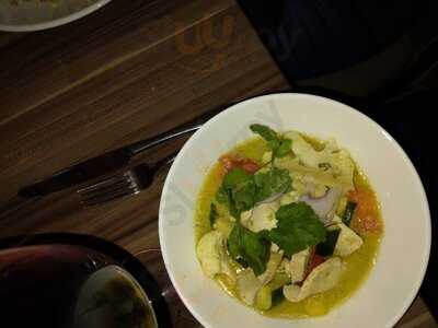 Suree' S Kitchen Thai Restaurant